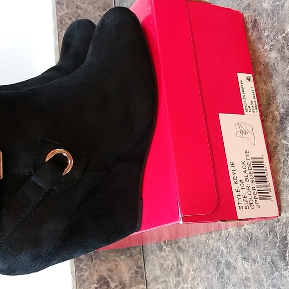 LAST ONE!! ZIGINY Zigi Soho Keylie Suede Wedge Boots - Picture 10 of 10